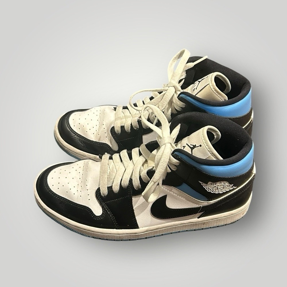 Air Jordan 1 Mid University Blue Womens 10.5 BQ6472-102 Black White
Sneakers